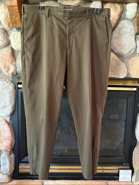 Banana Republic Men's Olive Standard Fit Storm Solo So Shady Pants, Size 2XL